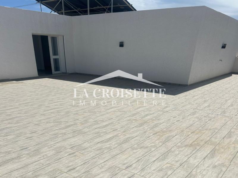 Étage de villa S+2 avec terrasse aux Jardins de Carthage